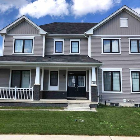 Large 5 Bedroom Newly Built Home Sleeps 12 Persons Thorold Ngoại thất bức ảnh