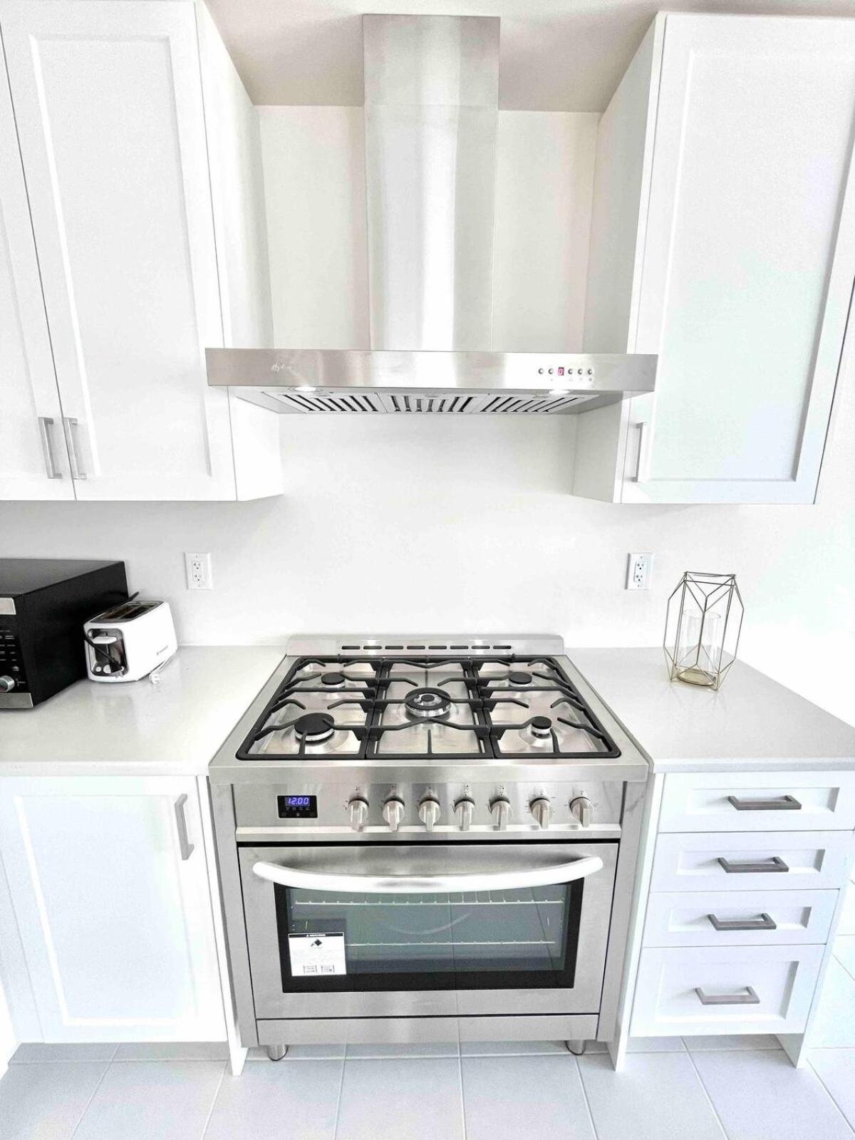 Large 5 Bedroom Newly Built Home Sleeps 12 Persons Thorold Ngoại thất bức ảnh