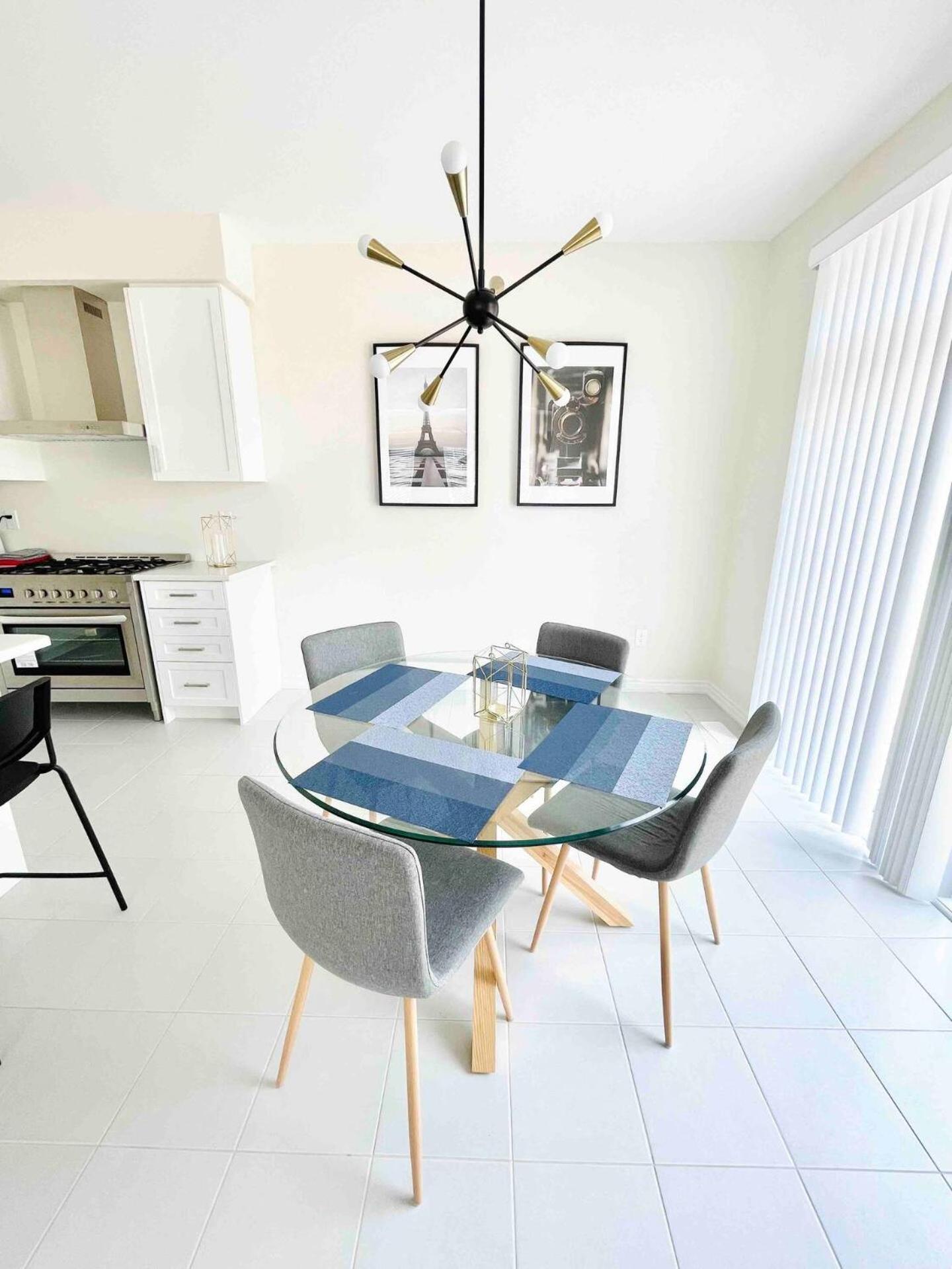 Large 5 Bedroom Newly Built Home Sleeps 12 Persons Thorold Ngoại thất bức ảnh